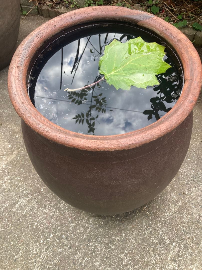 存在感抜群！時代物 陶器の大型甕 古い壺 。茶褐色。和モダン 62センチ