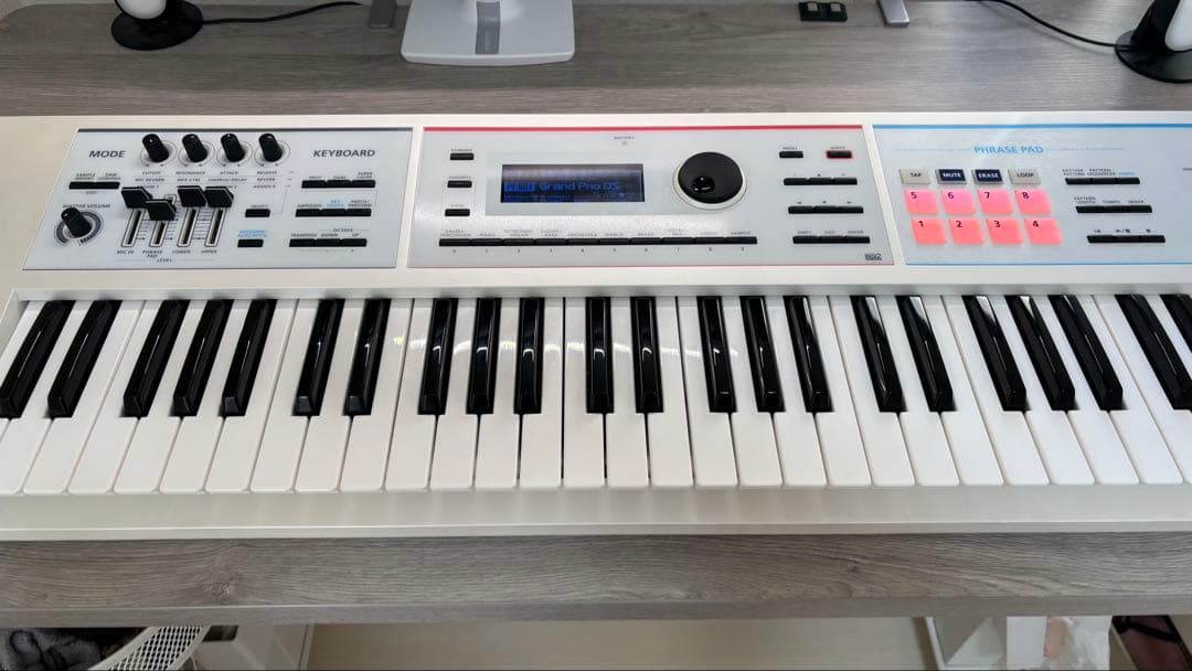 ☆タイムセール中☆Roland JUNO-DS 61鍵 【専用段ボール梱包】 - メルカリ