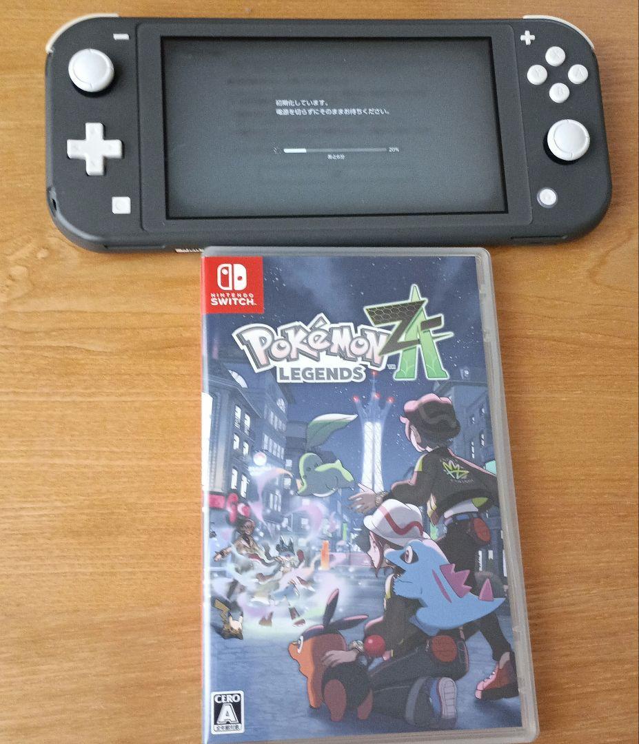 Nintendo Switch Lite + ポケモンレジェンズ Nintendo Switch Lite Handheld Console Zacian and Zamazenta Edition