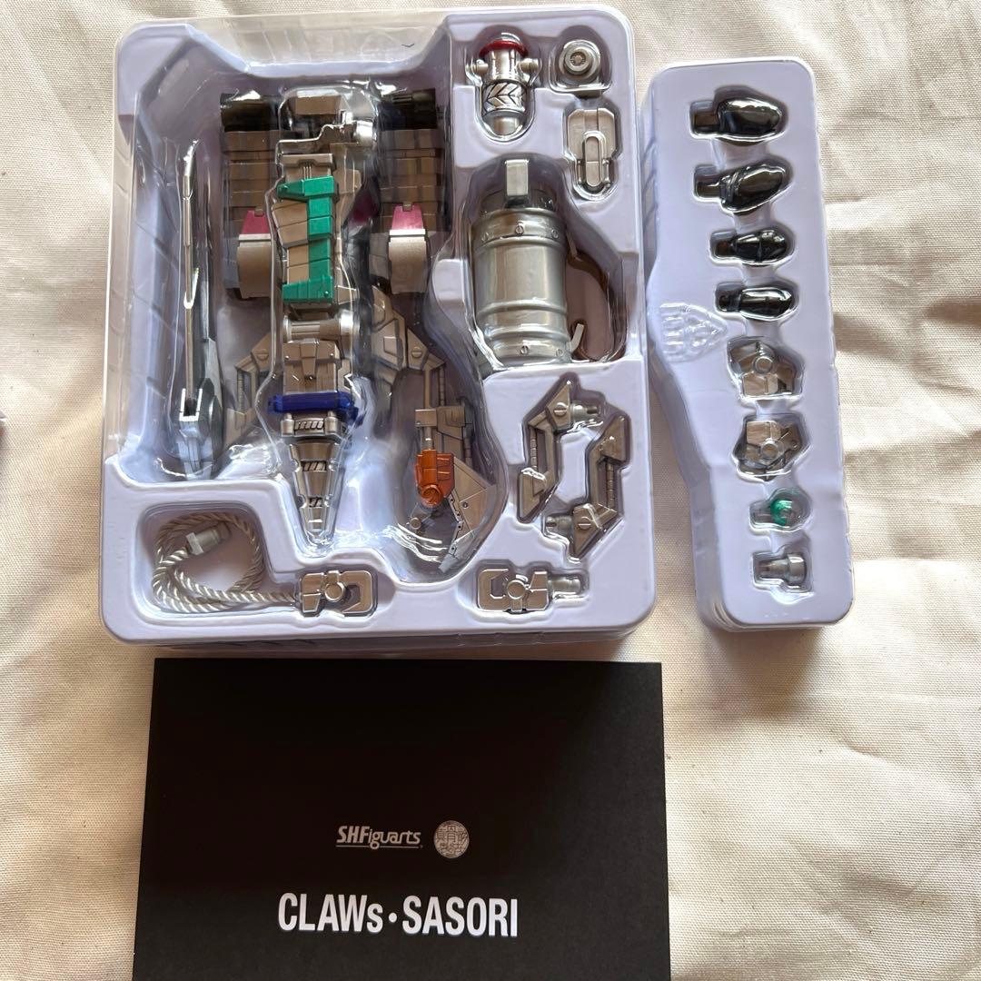 S.H.Figuarts 仮面ライダーバース　CLAWs•サソリ　2点セット