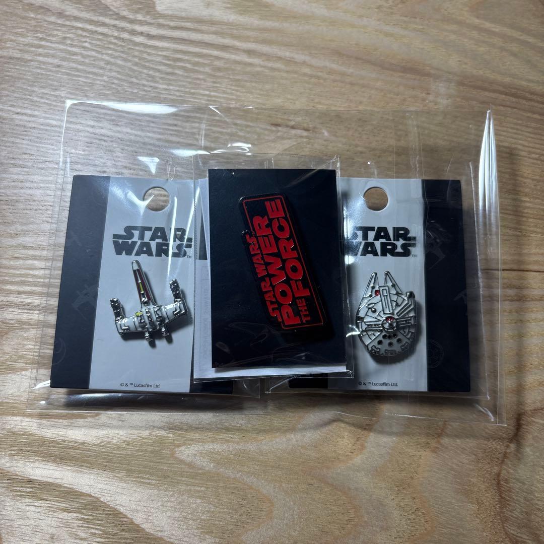 STAR WARS1月限定特価ぷっくりピンバッジ＆ロゴピンズセット - メルカリ