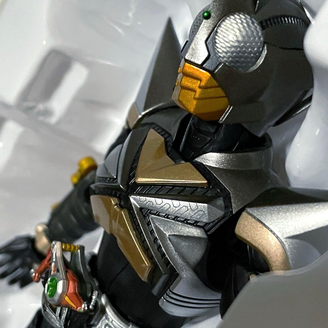 S.H.Figuarts 真骨彫製法 仮面ライダーパンチホッパー