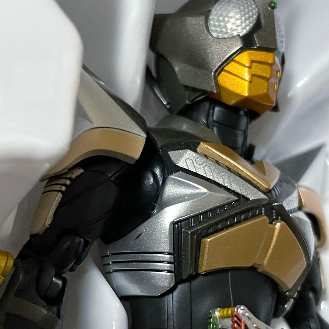 S.H.Figuarts 真骨彫製法 仮面ライダーパンチホッパー