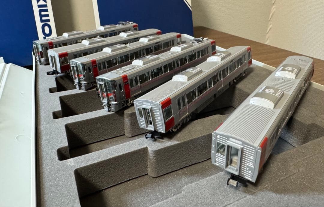 TOMIX 227系Red Wing 98201 98202 6両編成セット - メルカリ