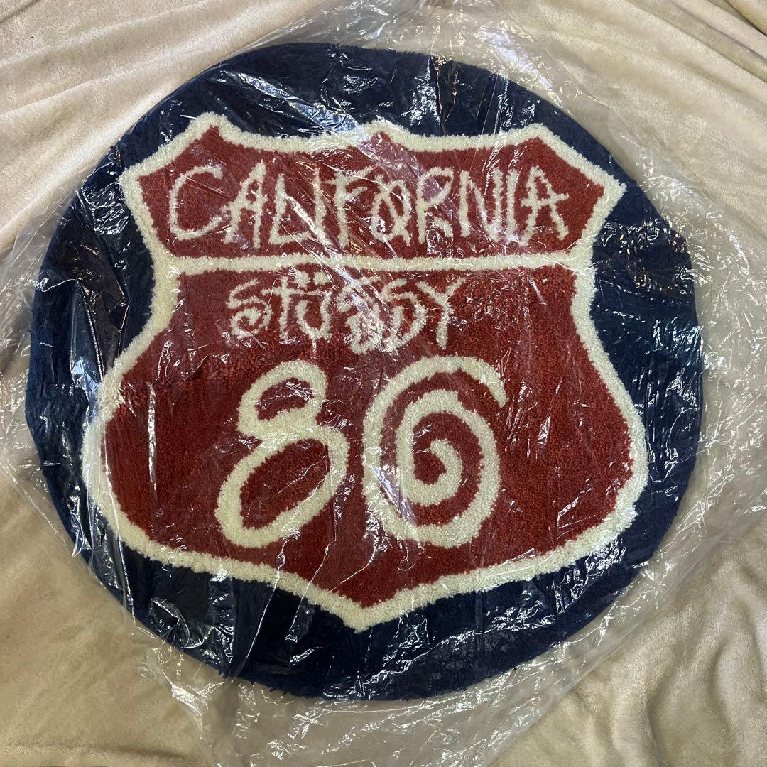 ラ*り様 タグ付き☆未使用保管品　STUSSY ラグマット G1950 「86」 2026年最新】stussy ラグ マットの人気アイテム - メルカリ