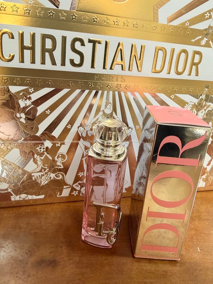 DIOR ディオールアディクト ロージー グロウ オードゥパルファン　極美品 新品未開封】 アディクト ロージーグロウ オードゥパルファン 30ml