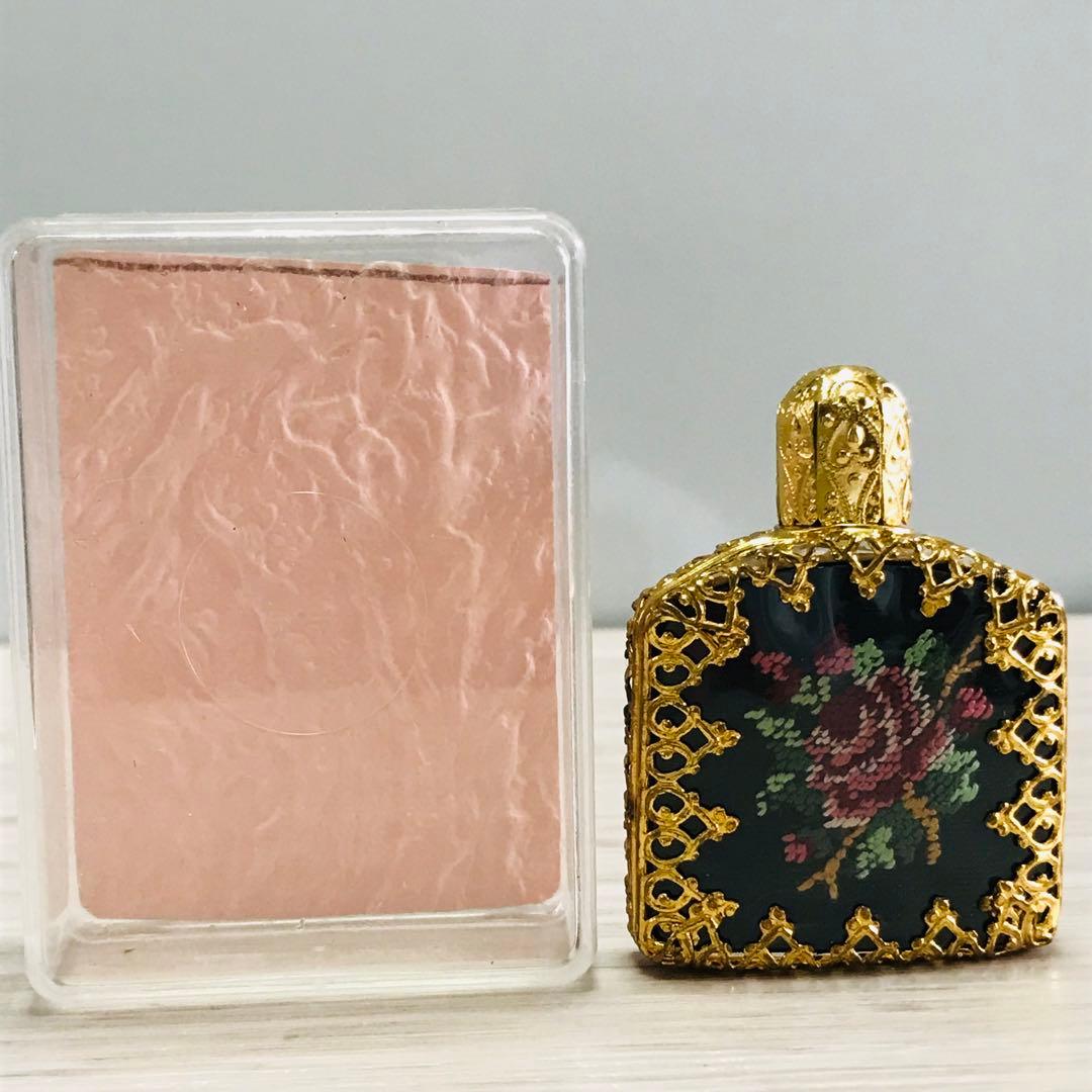 アンティーク プチポワン 香水瓶 プチポワン薔薇の花刺繍の香水瓶アンティーク・ブローチ