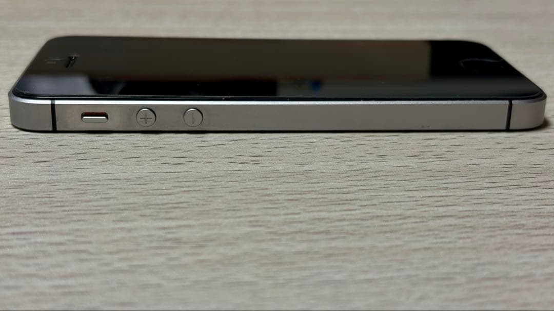 iPhone SE 第1世代 64GB 海外版｜カメラ無音｜バッテリー100％ - メルカリ