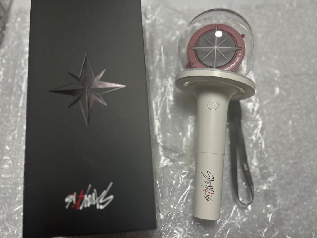 スキズ　ペンライト　stray kids ヒョンジン　フィリックス　バンチャン Stray Kids Navidad: Bailes y Performances | TikTok