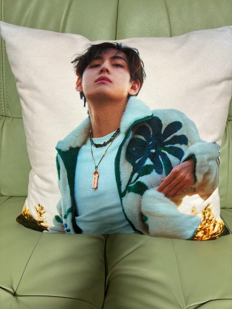 BTS V プリントクッションとクッションカバー - メルカリ