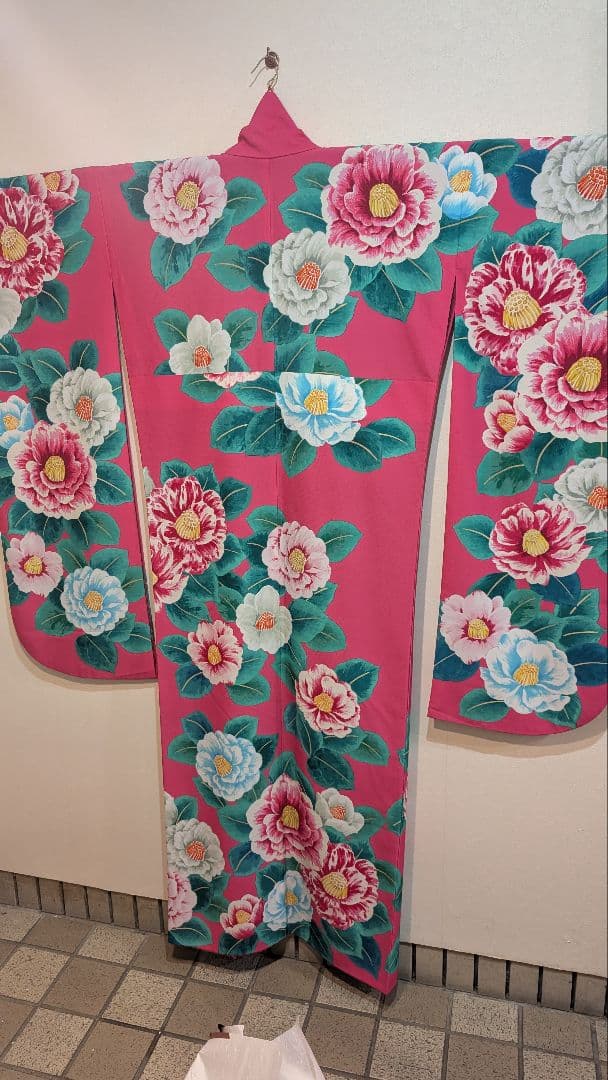 【ポリエステル】振袖 ピンク 花柄 ボタン♪華やか！ First Collectionの振袖 /ピンク色/レトロ/牡丹柄/ 東京レトロ TR312