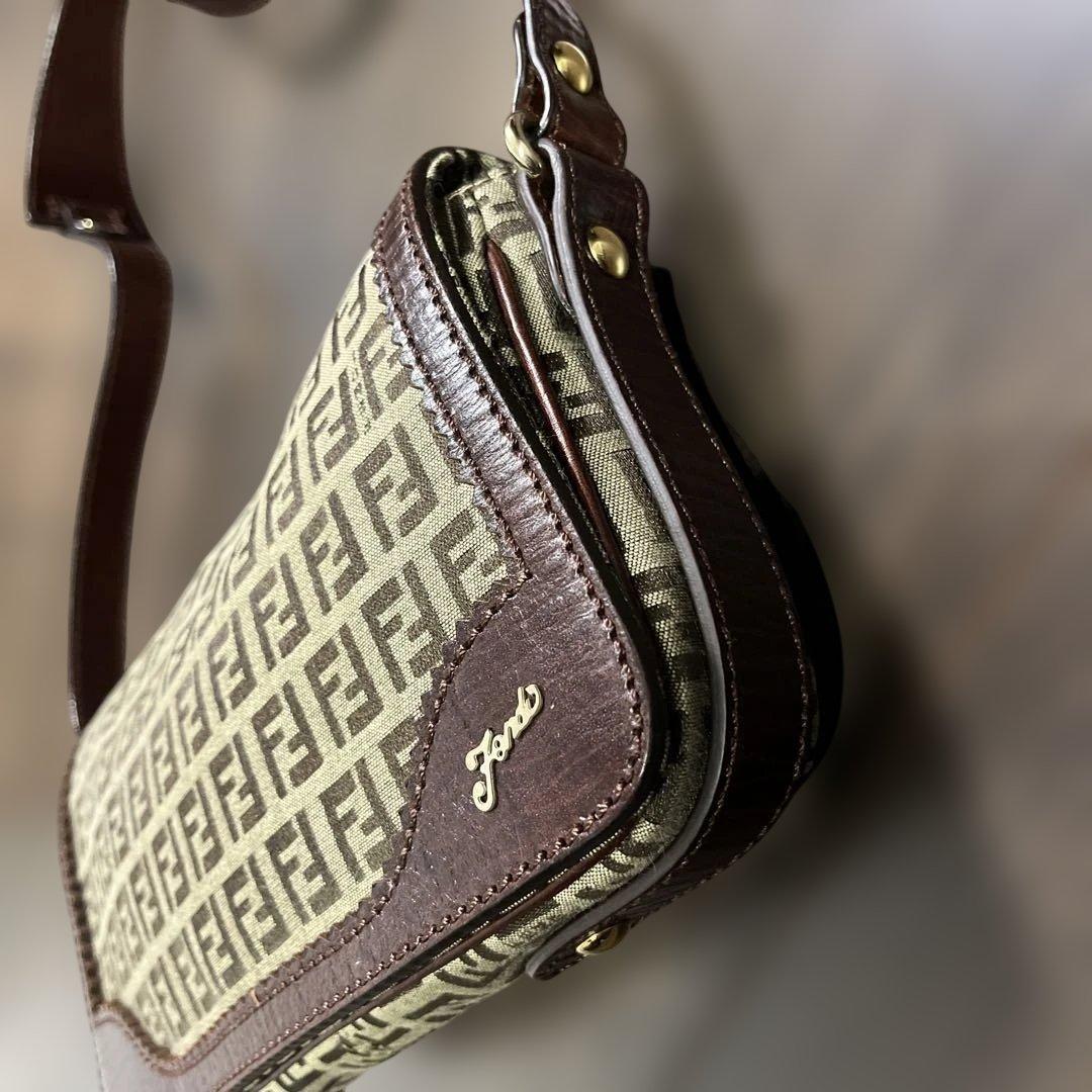 FENDI フェンディ ズッキーノ柄 ワンショルダーバッグ - メルカリ