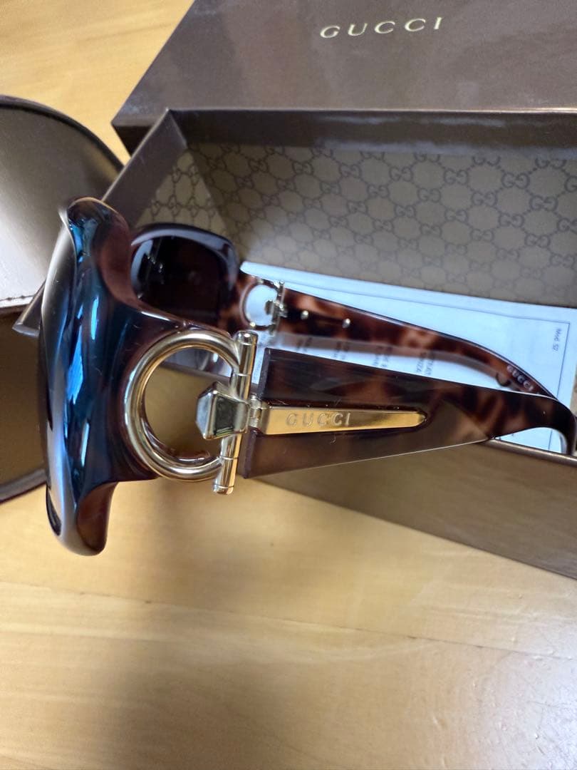 G UCC I サングラス ケース付 2377