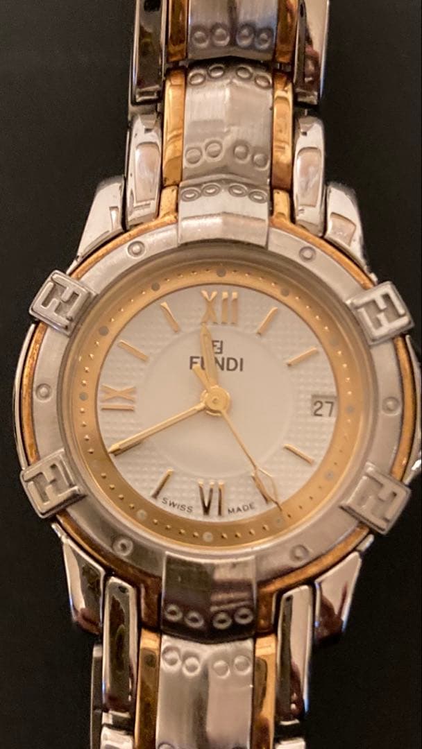 Fendi レディース 時計 シルバー ゴールド　　　今週迄にさせて頂きます FENDI（フェンディ） 時計 クラシコ レクタンギュラー レディース