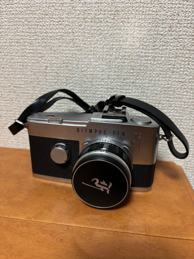 フィルムカメラ Olympus PEN-F The Olympus Pen-F is a classic film camera with digital guts | The