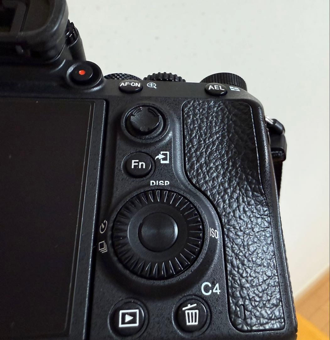 SONY α7Ⅲ 必要なモノのみ選択可 本体、レンズ等 - メルカリ