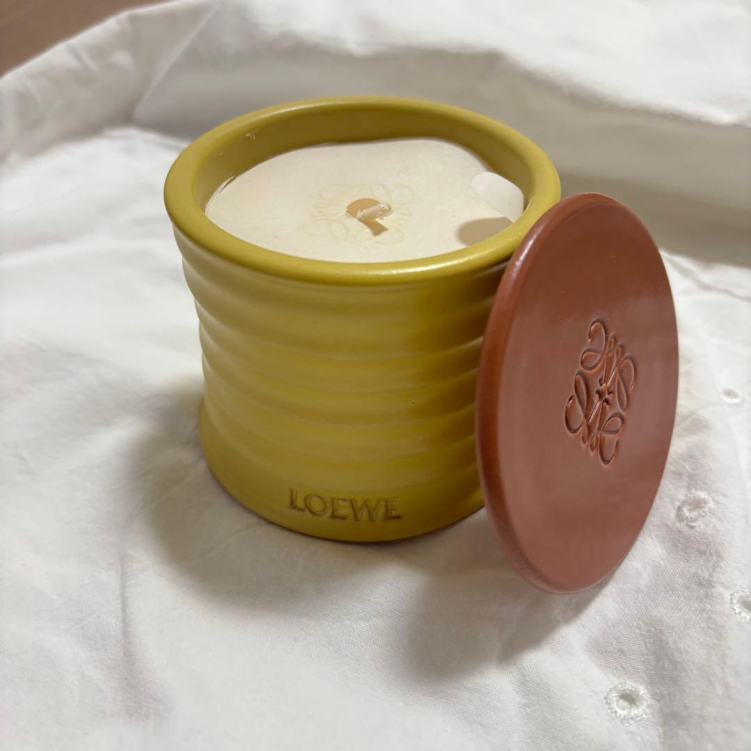 LOEWE 蓋付きイエローカラーキャンドル ロエベキャンドルの蓋が可愛いさ倍増！♡ | アメリカで生活を楽しく彩る♡