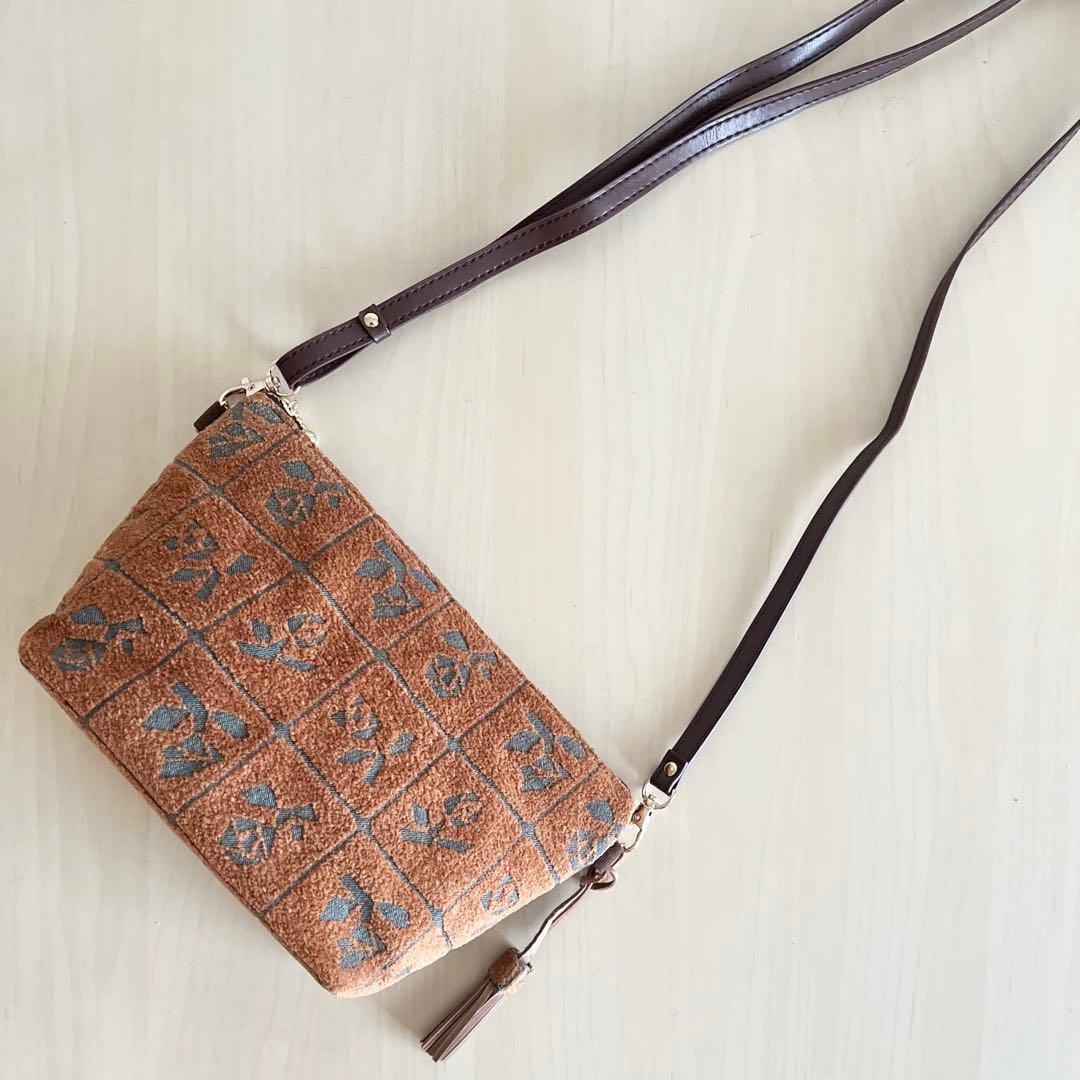 Lulu small brownショルダーバッグMB509-121 Side pocket moon bag / サイドポケットムーンバック（ショルダー