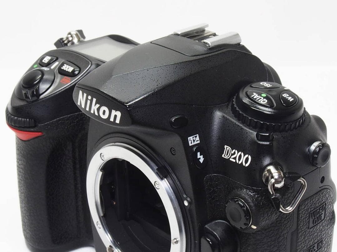 ■美品■ Nikon D200 ボディ 《 S数13052回 動作光学良好 》