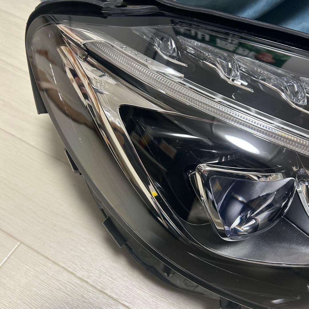極美品中古パーツ]メルセデスベンツ w205 前期Cクラス 右ヘッドライト