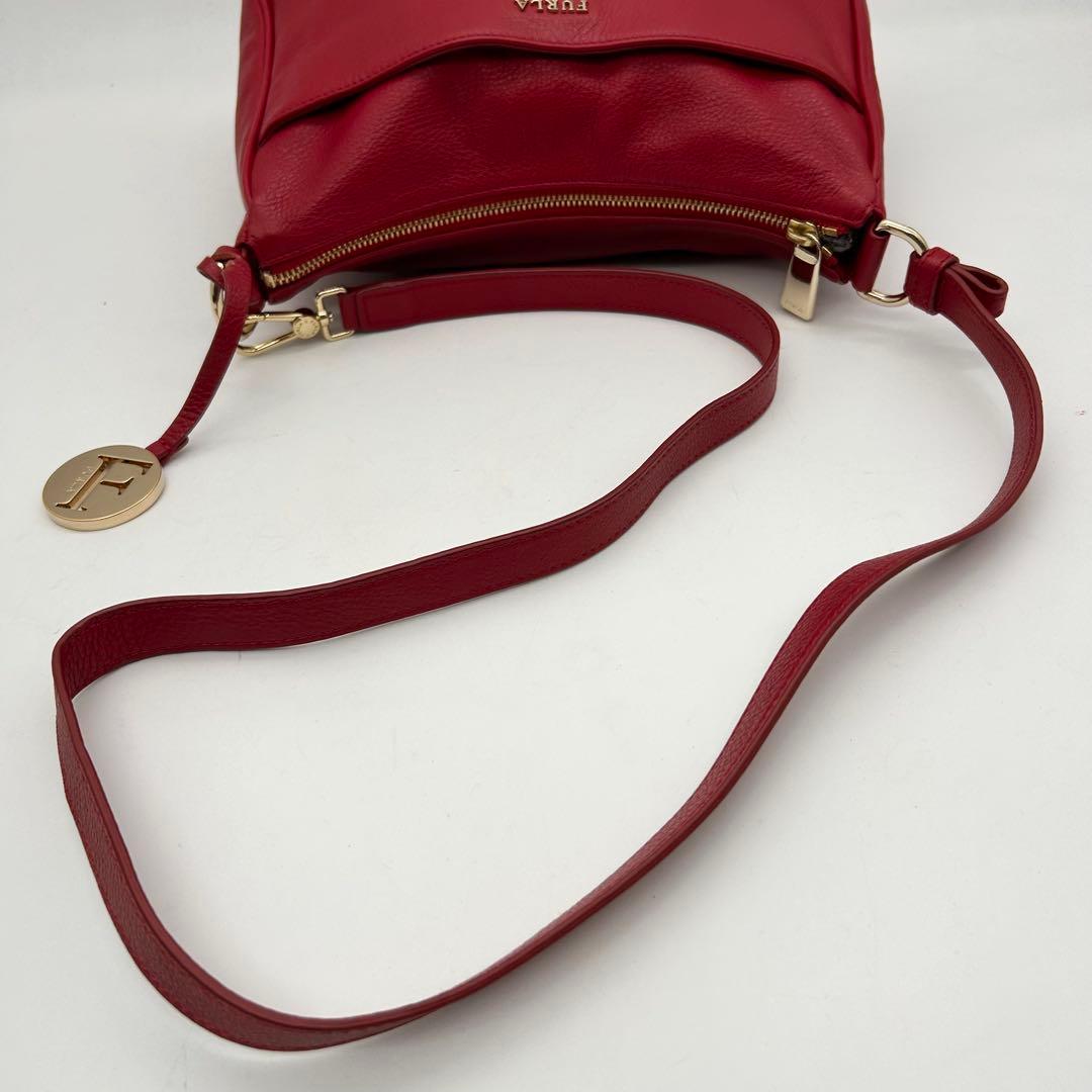 極美品 FURLA フルラ ショルダーバッグ オールレザー 赤 ロゴ 斜め掛け