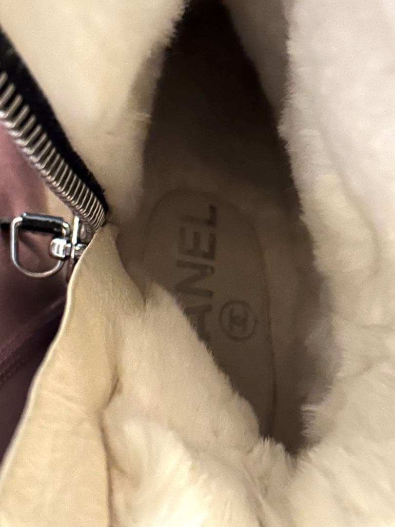 d*7様 CHANEL ブラック パテントレザーCCロゴロングブーツ36(23