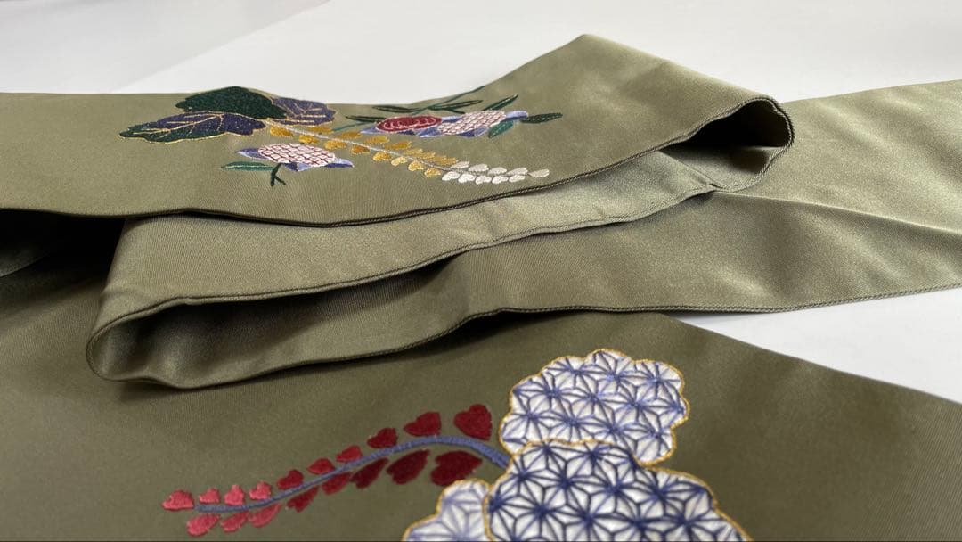 美品】刺繍の美しい塩瀬の名古屋帯 桐 菊 オリーブグリーン 金銀糸 長