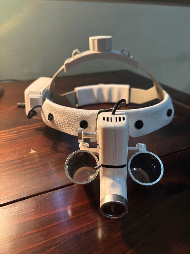 （ジャンク品）ヘッドバンドメガネ式ルーペ　拡大鏡LEDライト3.5倍　歯科外科用 Headband｜Surgitel～拡大鏡サージテル～歯科専用サイト