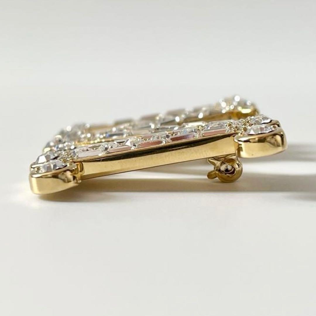 マックスマーラ バス クリスタル M字型 ブローチ ゴールド ロゴ