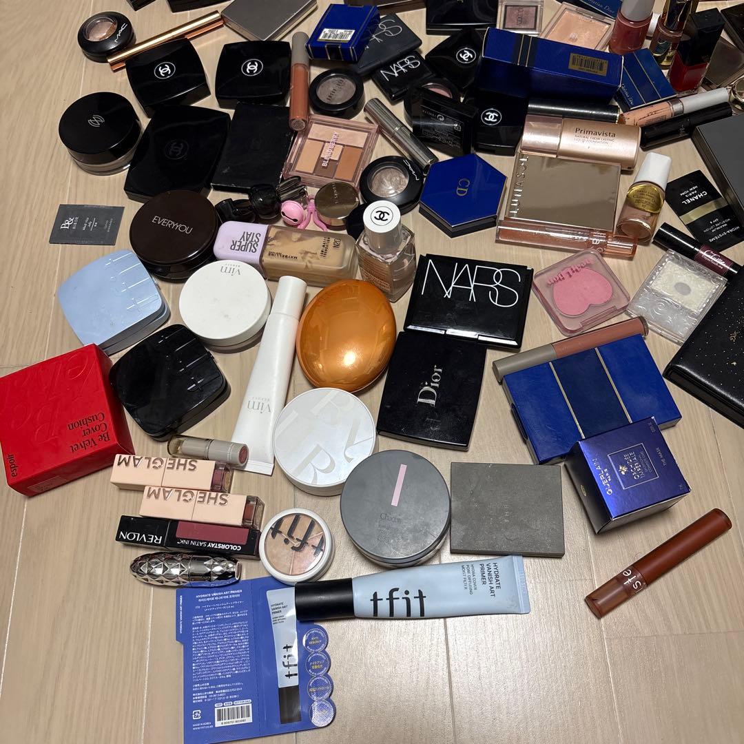 デパコス 韓国コスメ等超大量出品 - メルカリ