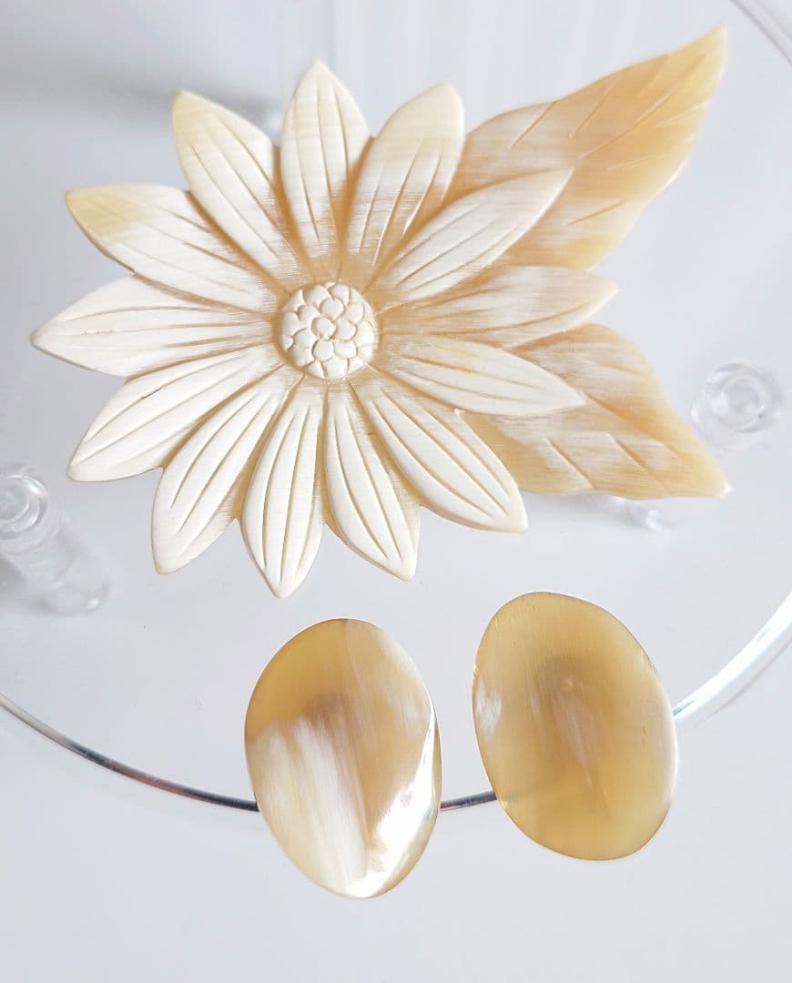 ブローチ イヤリング 水牛 彫刻 花 楕円ツイスト D2＆963 627 697