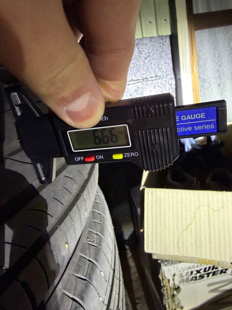 ① ヴェゼル純正ホイール225/55/R18 1シーズン使用18インチ