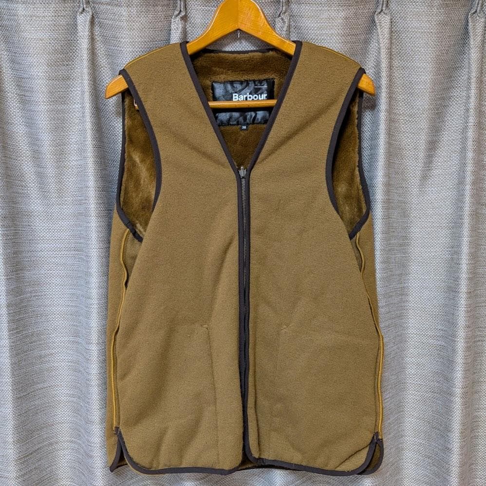 美品 Barbour フロントジップ ファー ライナー ベスト 38 BARBOUR/バブアー フロントジップファーライナーベスト MLI0004(38