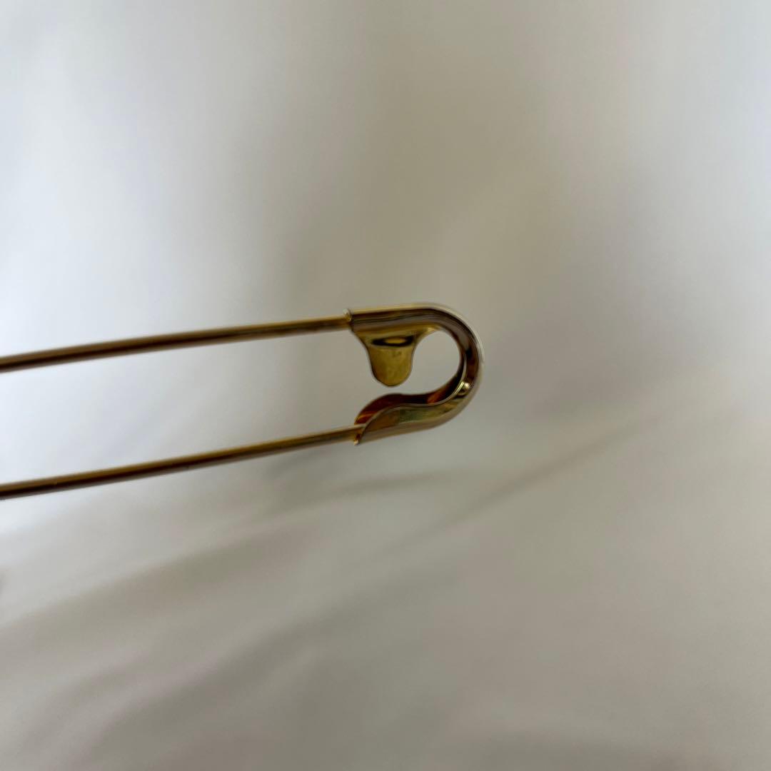 コムデギャルソン 青山限定 24K塗装 ゴールド 安全ピン - メルカリ