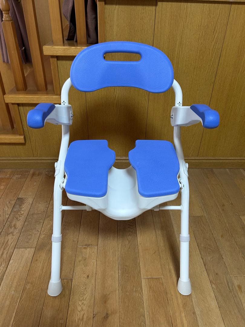 【値下げ】プロ推奨シャワー椅子　アロン化成 安寿 コンパクト　洗いやすいU字溝 アロン化成 シャワーチェア お風呂いす 安寿 折りたたみ シャワー
