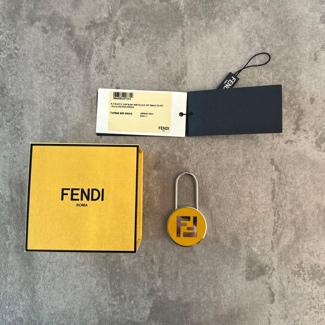 FENDI FFロゴ メタル キーリング キーチャーム 楽天市場】FENDI フェンディ オーロック チャーム キーホルダー