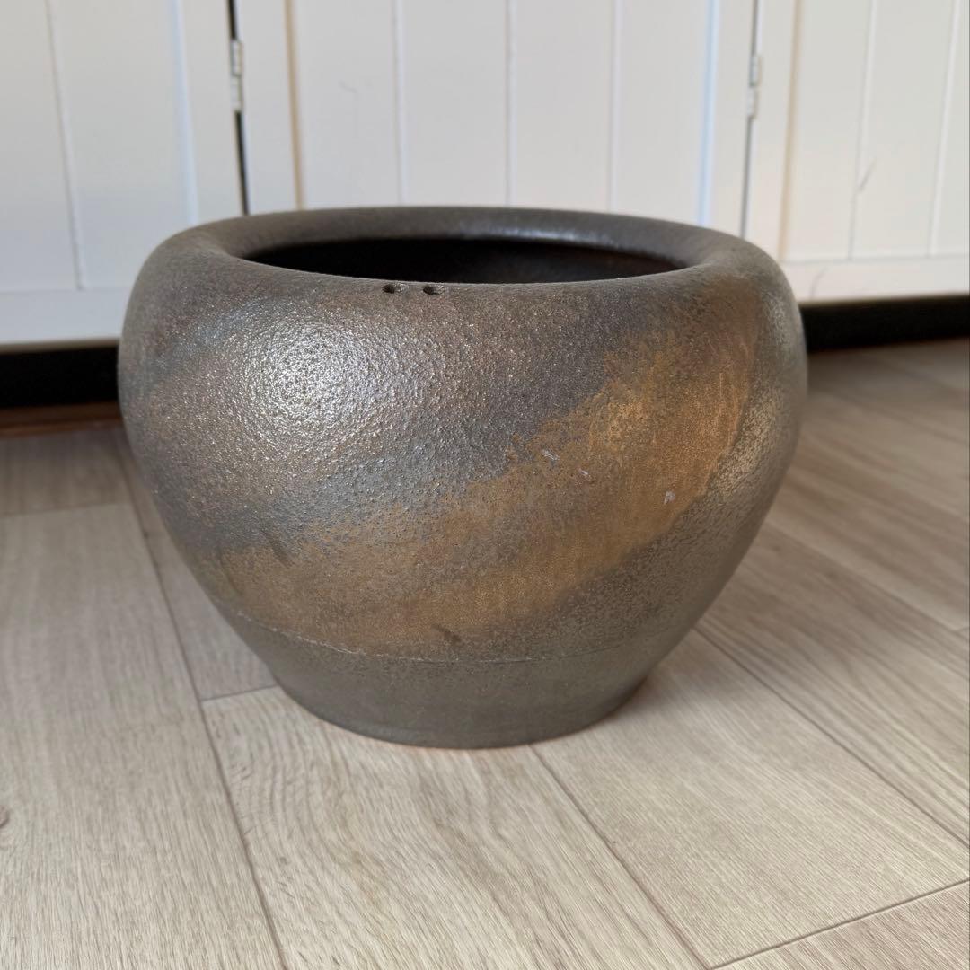 美品】灰・火箸付き 信楽焼 10号砂釉金彩火鉢