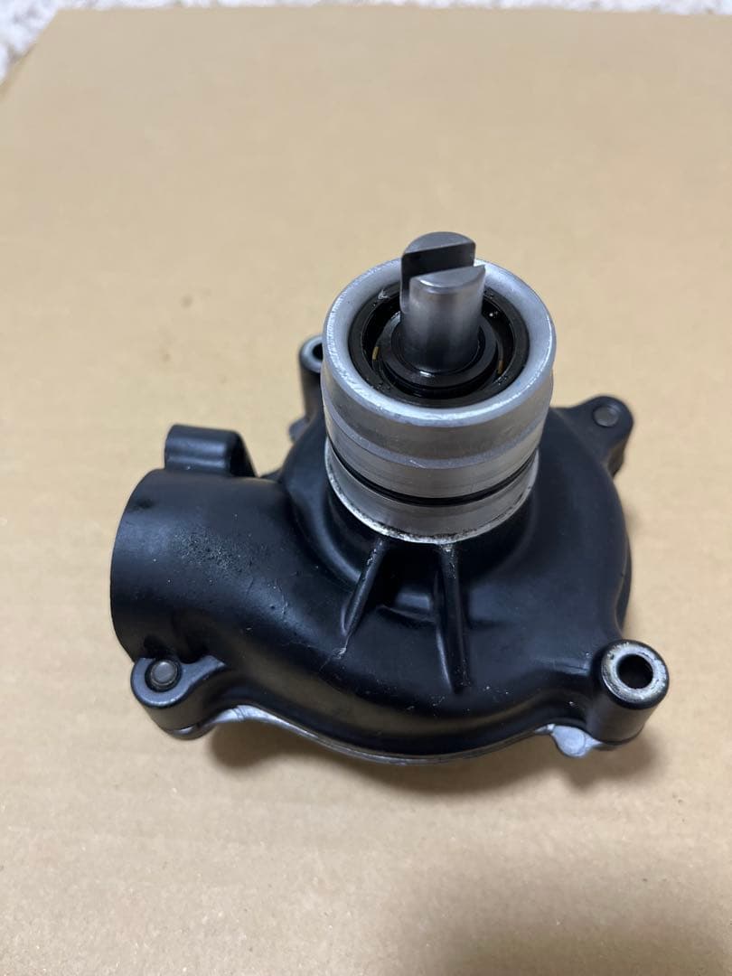 価格相談可】GPZ900R 純正ウォーターポンプ A16外し - メルカリ