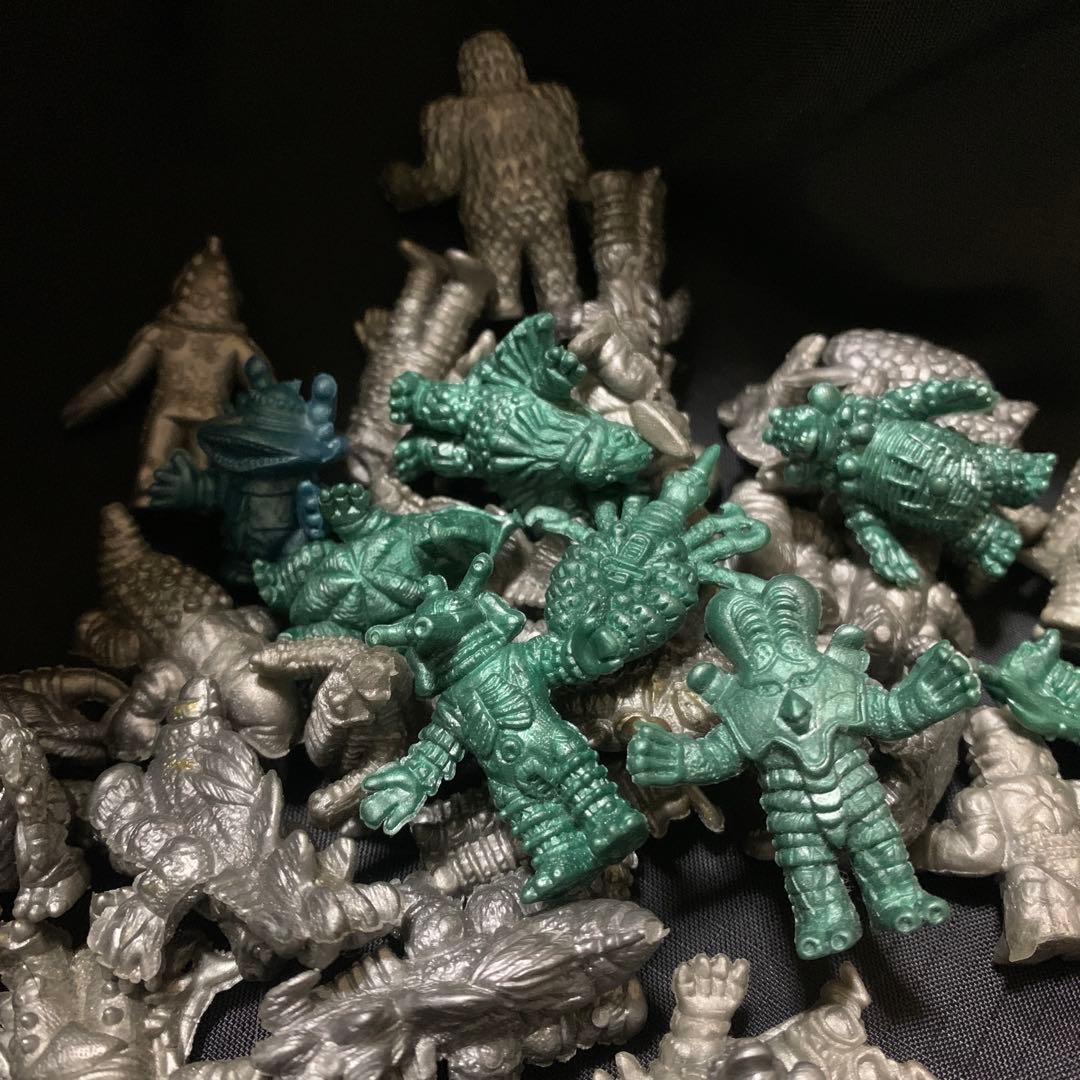 ウルトラ怪獣消しゴム シルバー グリーン ブルー メタリック42体 昭和