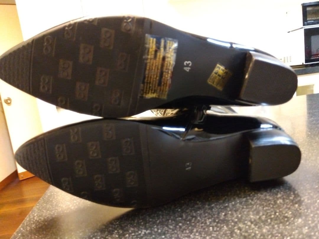 希少品　ユニセックス　エナメル黒のスタイリッシュなニーハイブーツ