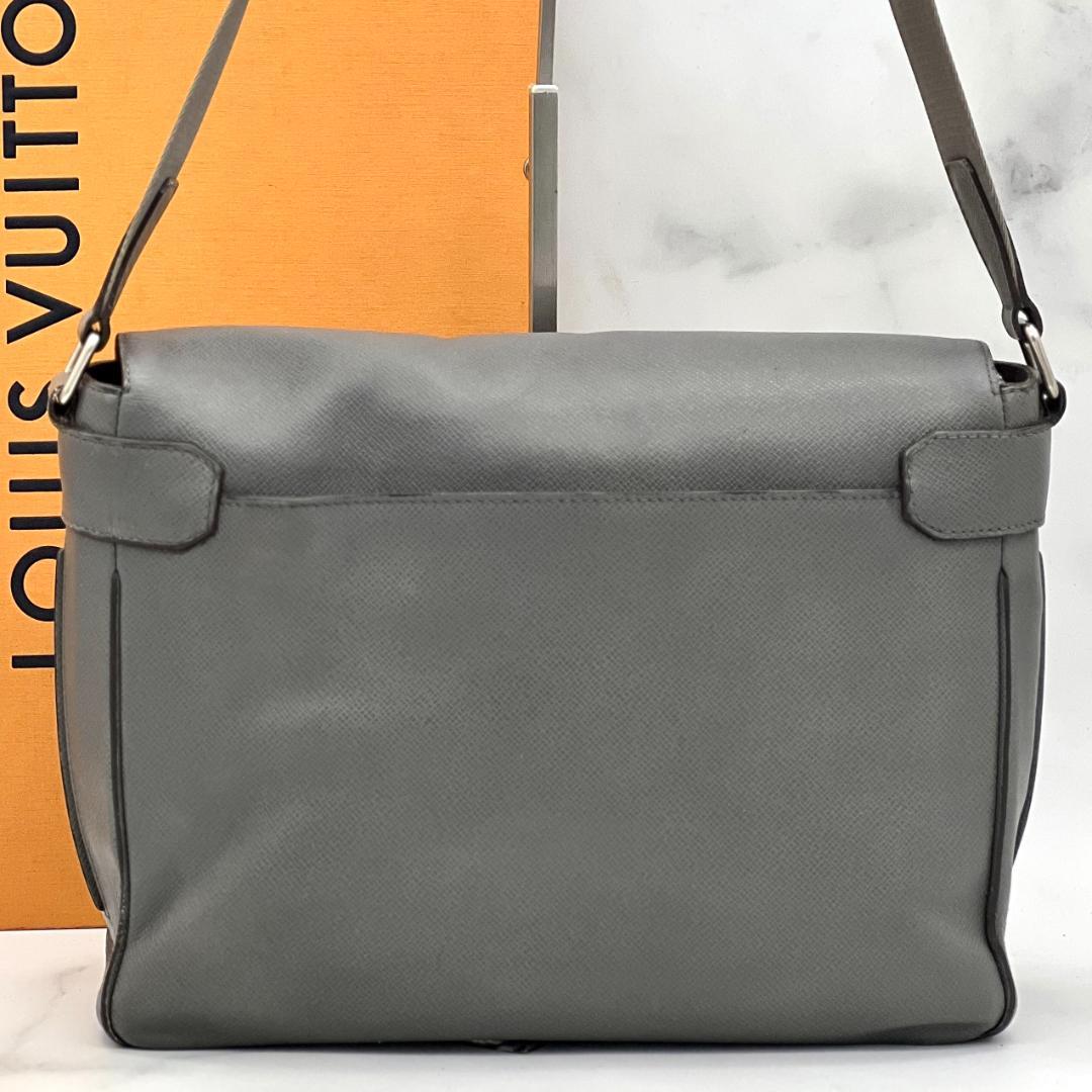 ルイヴィトン タイガ ロマンMM グレー メッセンジャー ビジネス