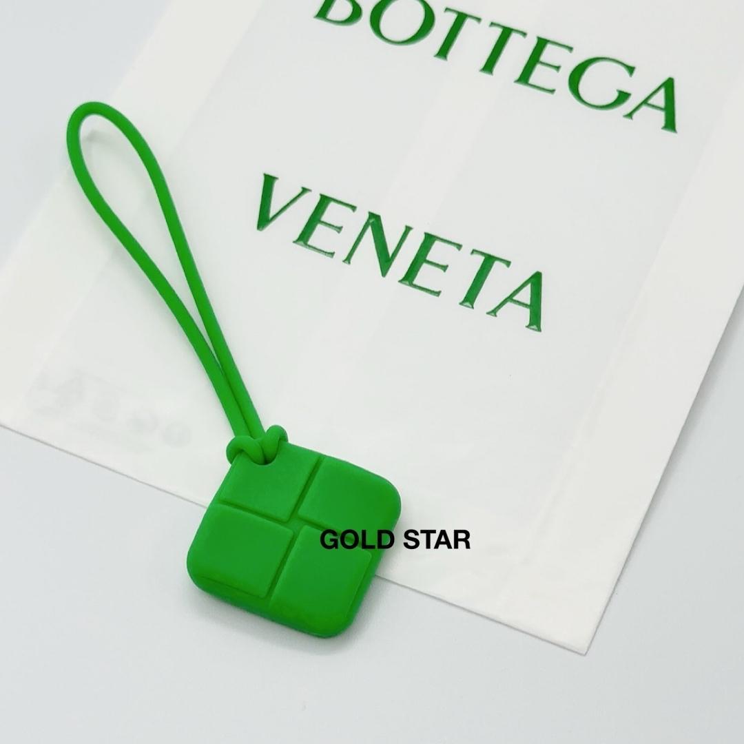 BOTTEGA VENETA ラバーシリコン AirTag ケース パキラート 小物