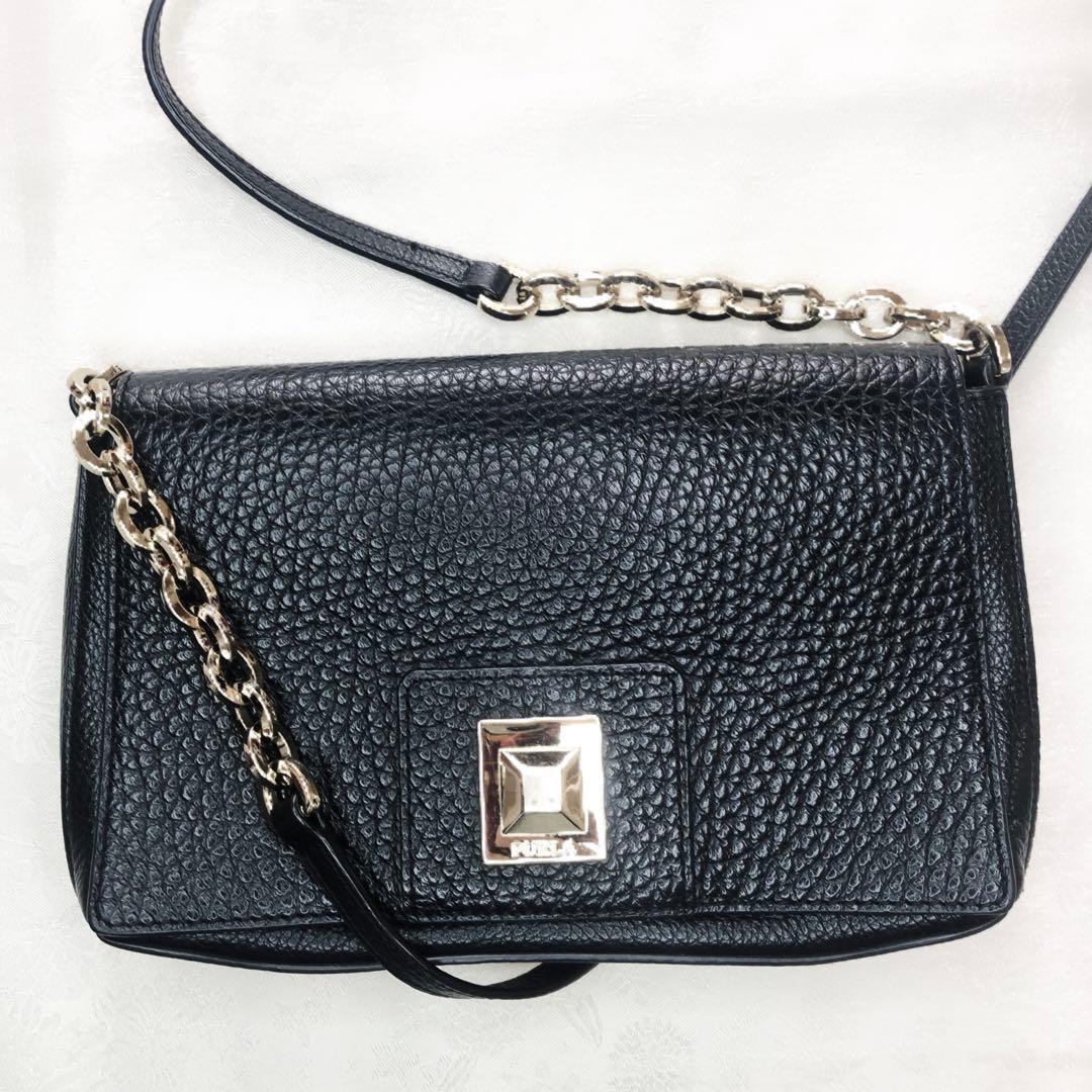 FURLAフルラ JOANNショルダーバッグ レザー 金チェーン ブラック