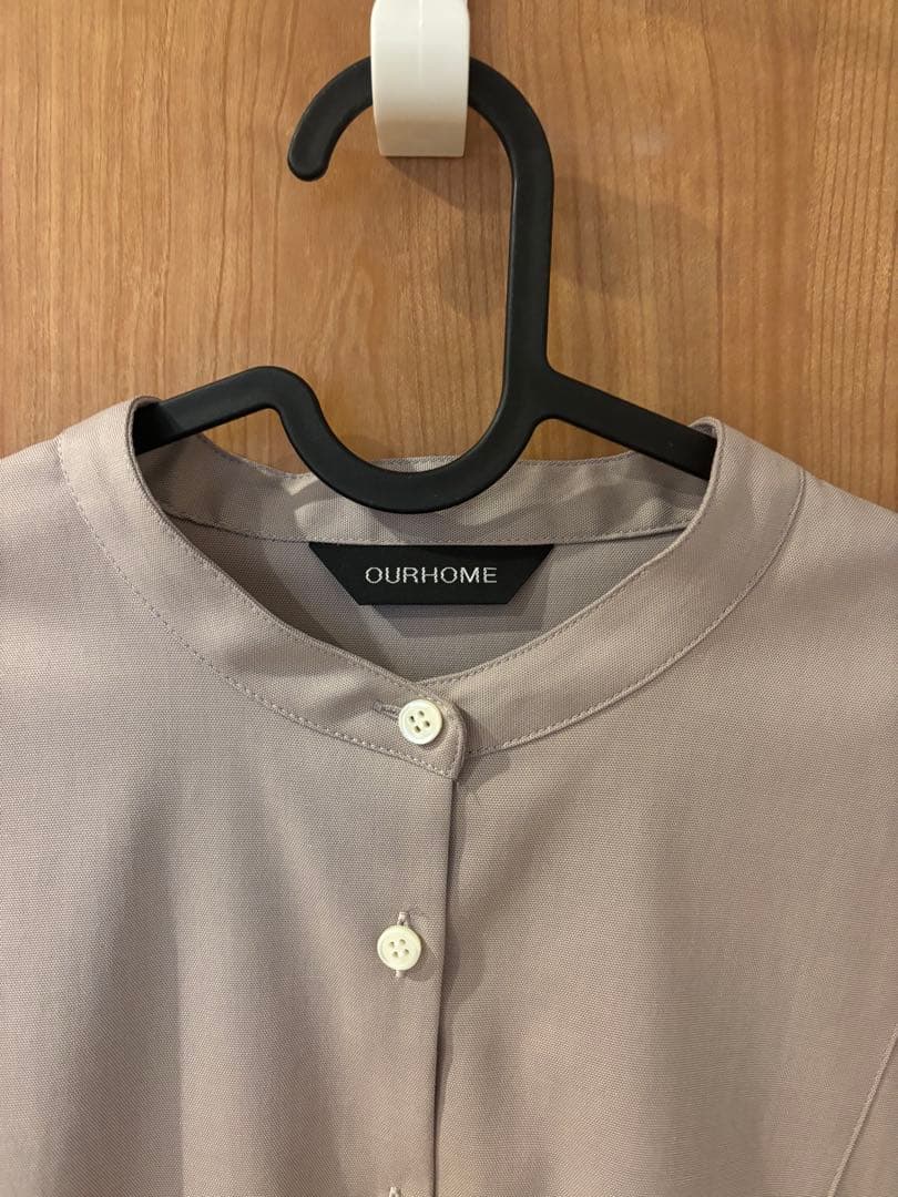 OURHOME シワになりにくい胸元切り替えロングシャツ グレイッシュ