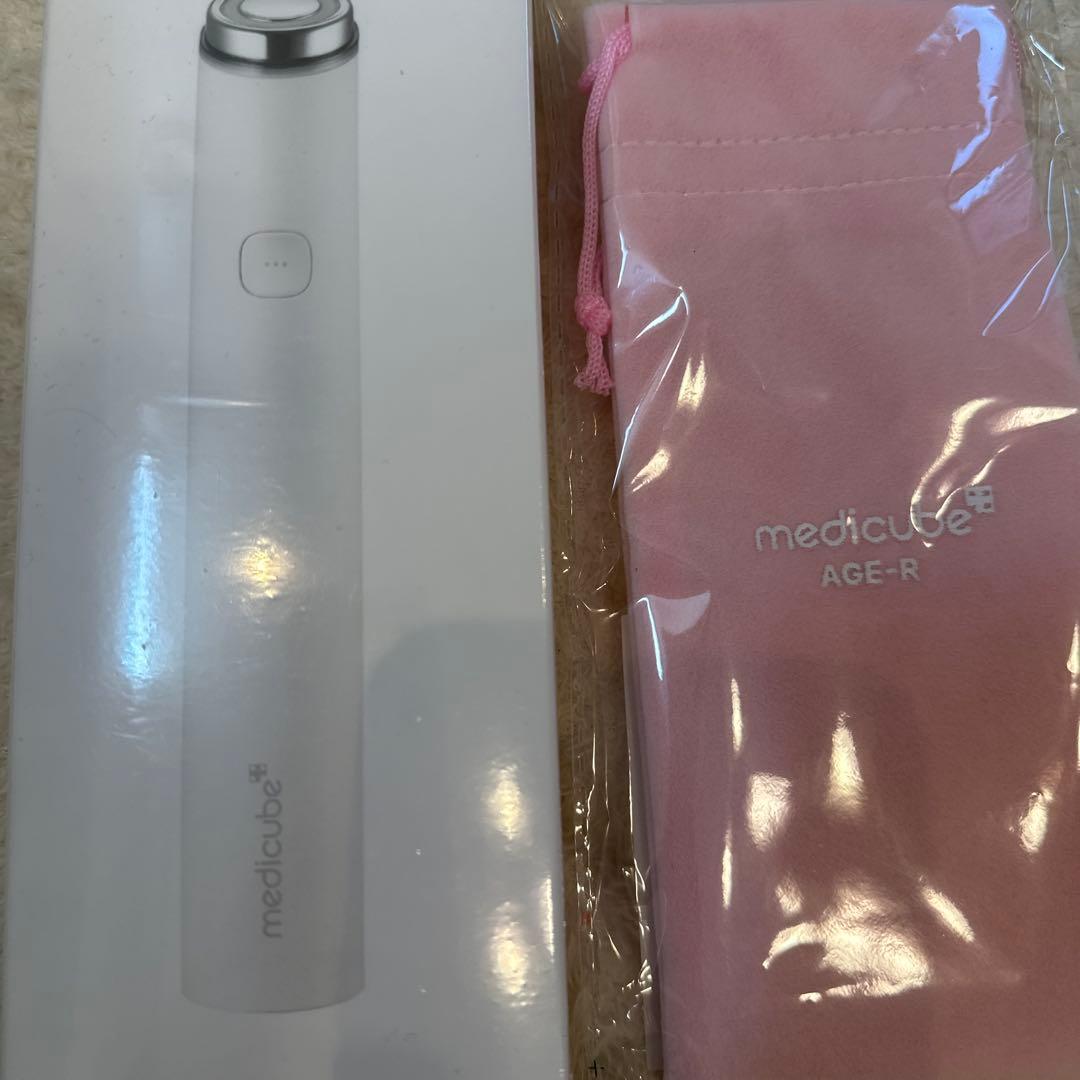 MEDICUBE AGE-Rブースタープロミニ ホワイト 美顔器 メディキューブ 美顔器 AGE-R ブースタープロミニ ホワイト メディ