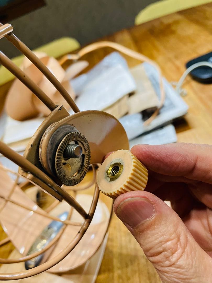 Toshibaレトロ扇風機陽に向かう燕・向日葵のイメージデザインecoで涼しく