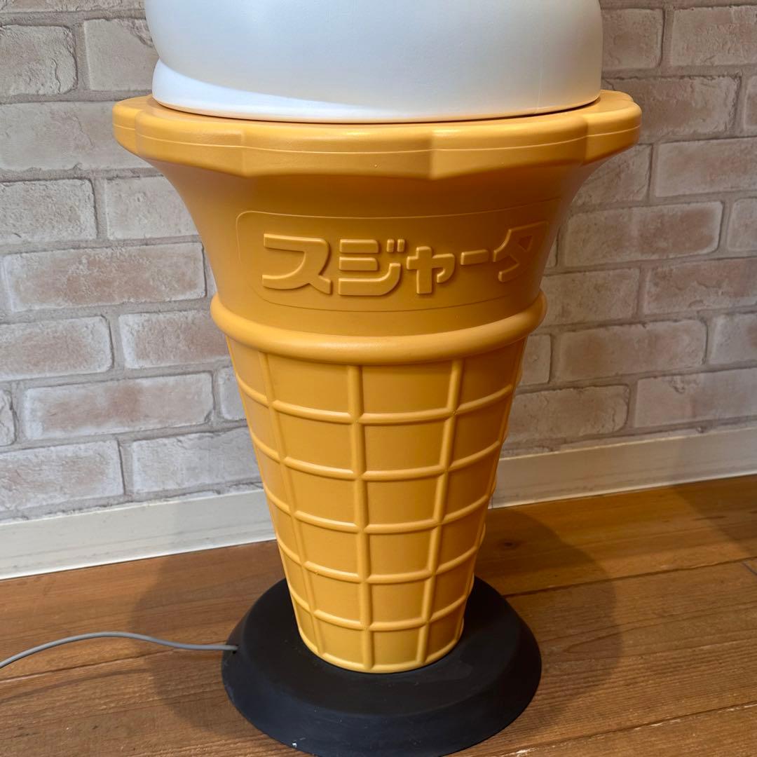 スジャータめいらくのソフトクリームマシンとアイスクリーム看板セット