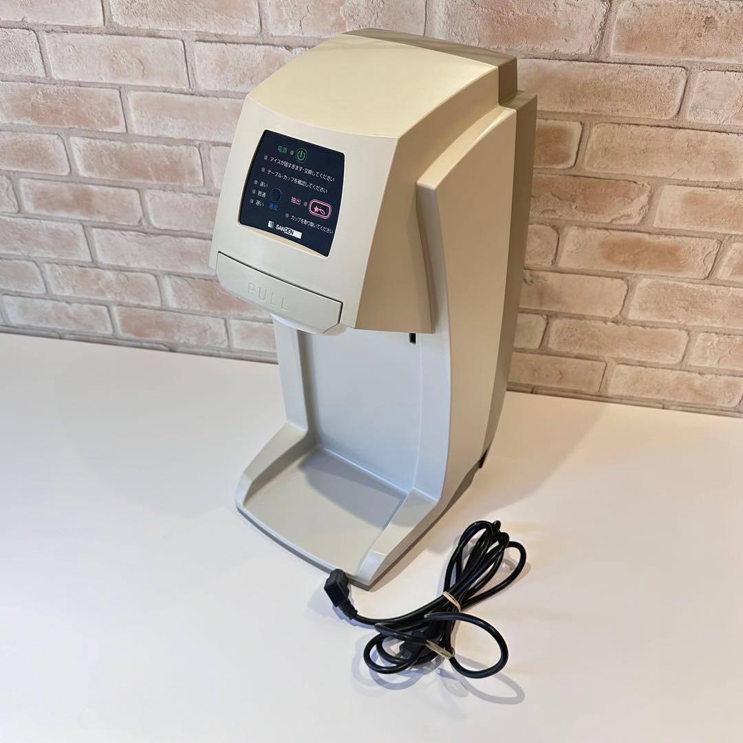 スジャータめいらくのソフトクリームマシンとアイスクリーム看板セット