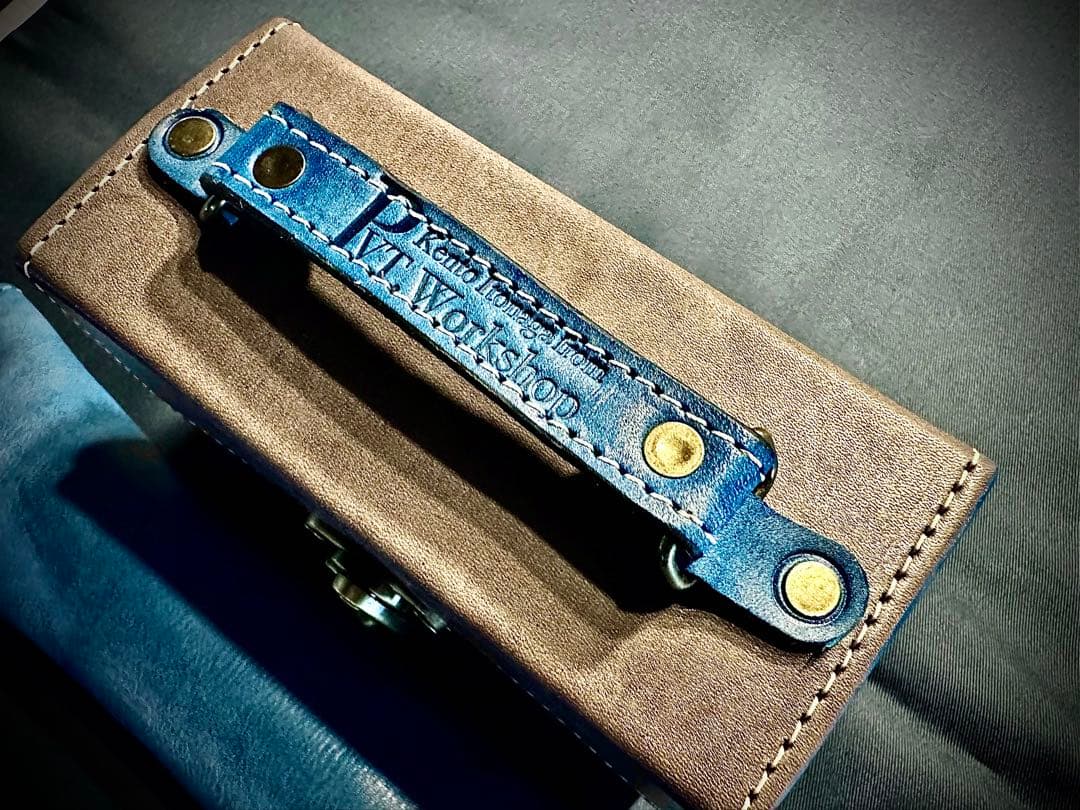 年末SALE！Pvt.Workshop 極 CL 本革デッキケース プレマ - メルカリ