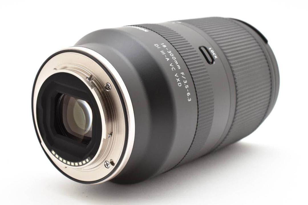 TAMRON 18-300mm F3.5-6.3 VC VXD ソニー E
